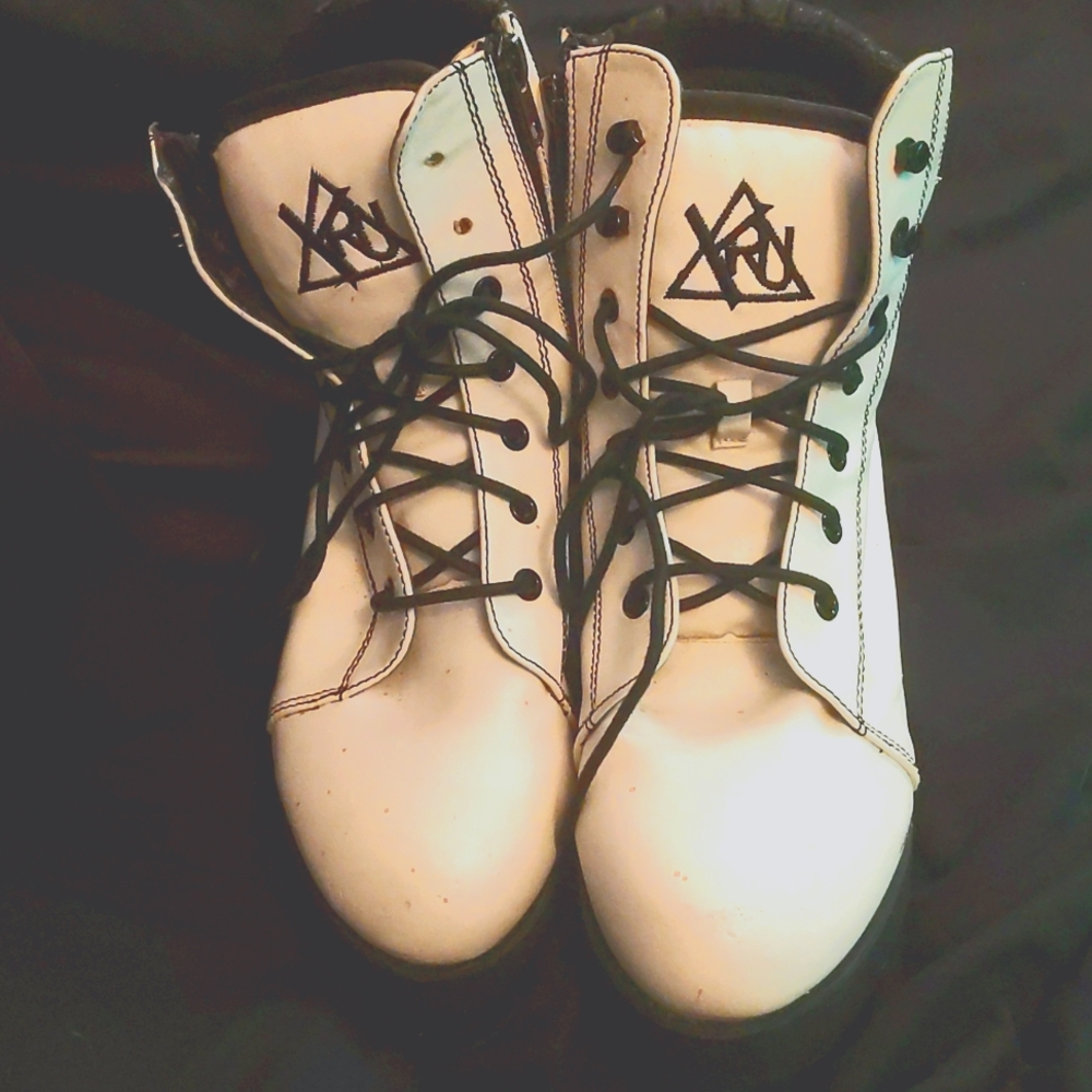 White lace up platform boots